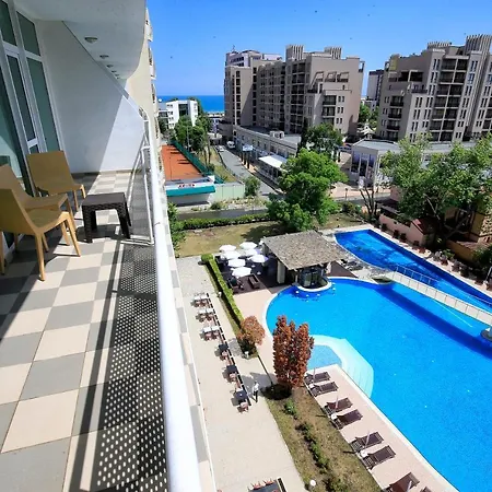 Grand Oasis Hotell 4*