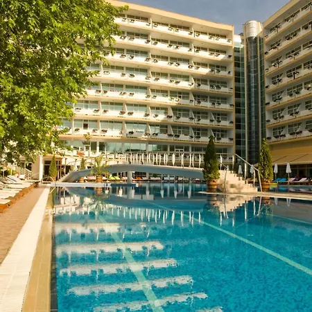 Grand Oasis Hotell 4*