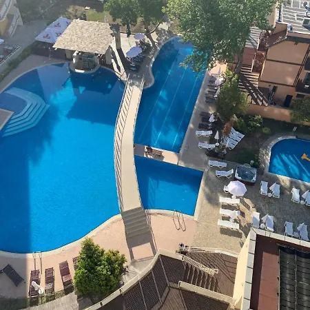 Grand Oasis Hotell 4*