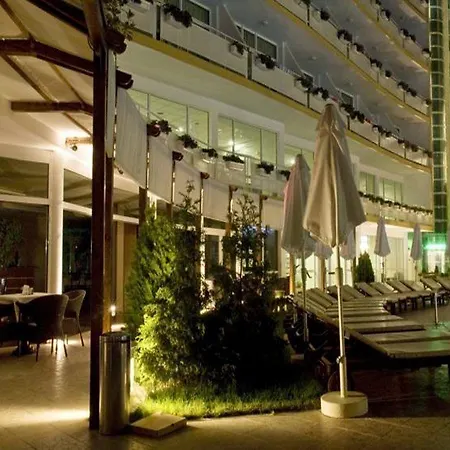 Grand Oasis Hotell