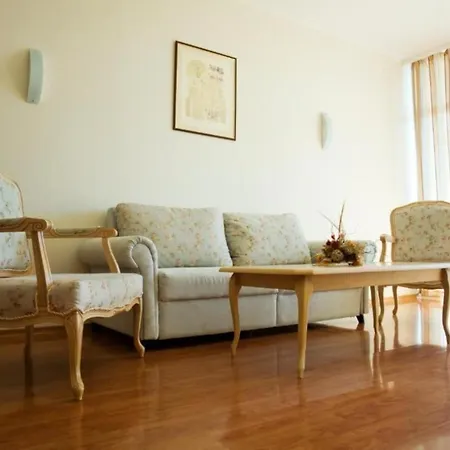 Grand Oasis Ξενοδοχείο 4*