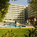 Grand Oasis Отель
