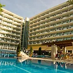 Отель Grand Oasis