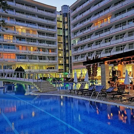 Отель Grand Oasis