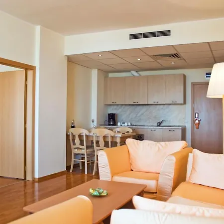 Grand Oasis 4*