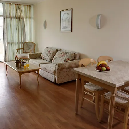 Grand Oasis فندق