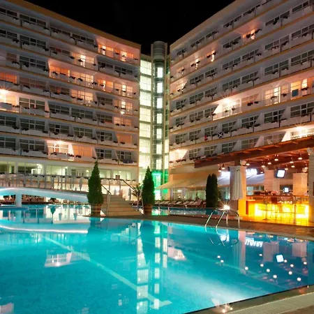 Grand Oasis Hotel