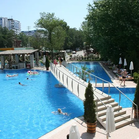 Grand Oasis Hotel