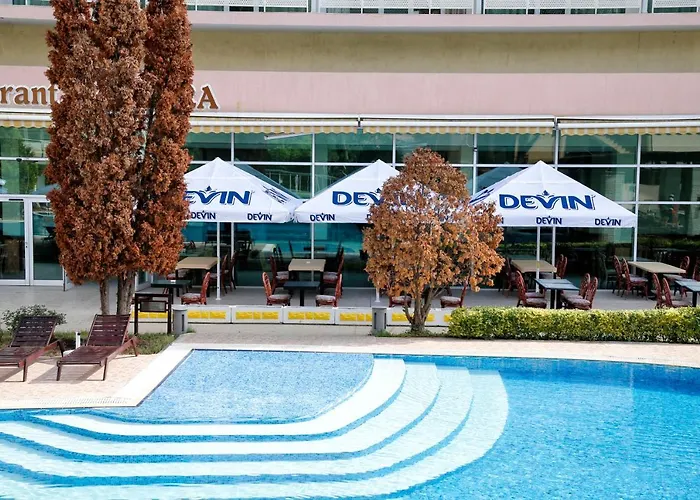 Hotel Grand Oasis