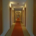 Hotel Grand Oasis
